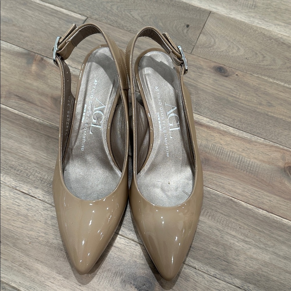 AGL patent leather almond Beige Slingback Heels - Picture 3 of 10